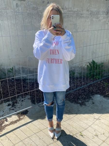 "And then Further" Sweater Weiß